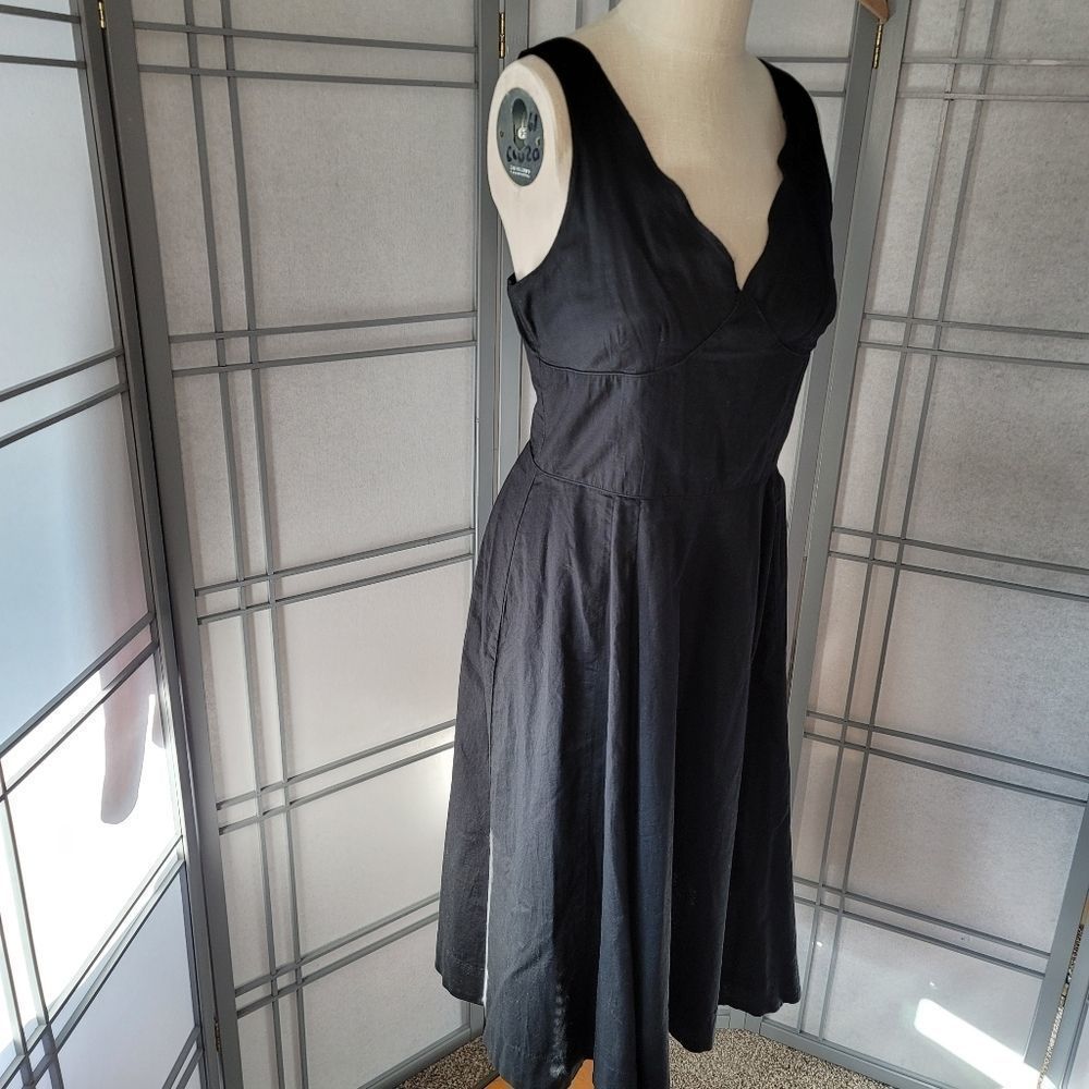 GAP Little Black Dress, Size 8, Sleeveless V Neck Dress, Side Zip
